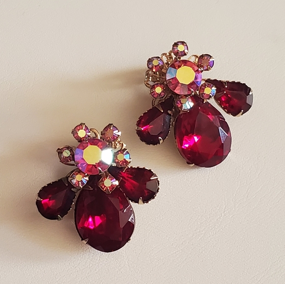 Vintage Aurora Borealis Ruby Rhinestone Earrings - Picture 3 of 16
